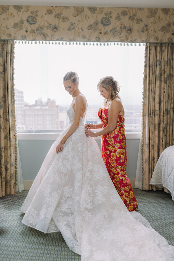 Bridal prep wedding photography tips New Orleans Hotel Monteleone bridal fashion