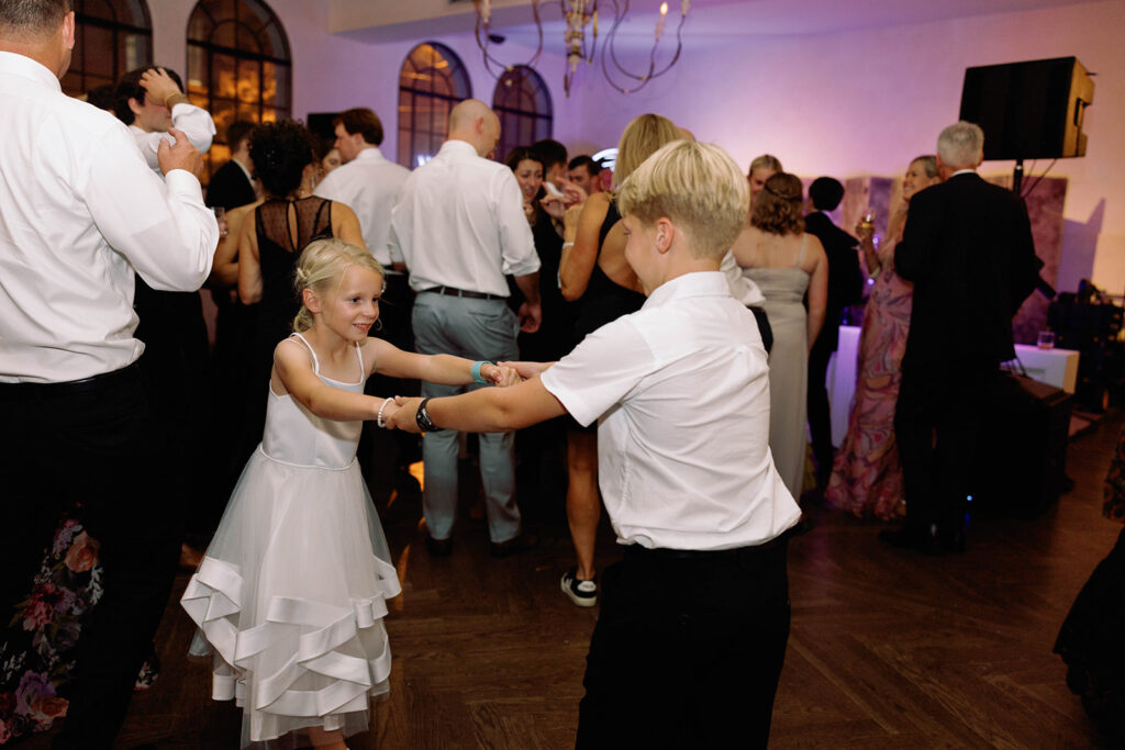 Il Mercato New Orleans wedding photography reception cheryl cole photography